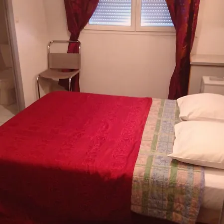 Le Plaza Brussels 3*