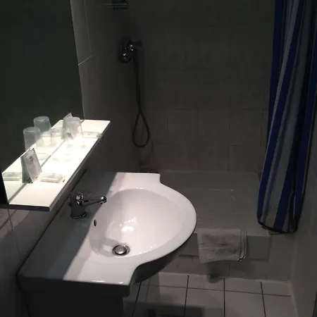 Le Plaza Brussels Отель 3*